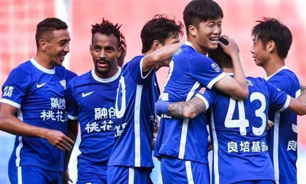 大牌国脚锋霸将二进宫重返大连队！曾留洋葡超，李国旭欢迎他加盟的简单介绍