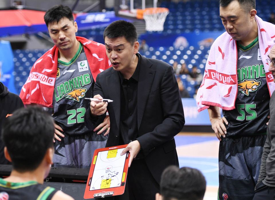 九游体育-CBA俱乐部杯为CBA联赛提升媒体合作效果提供支持(cba联赛官方合作伙伴)