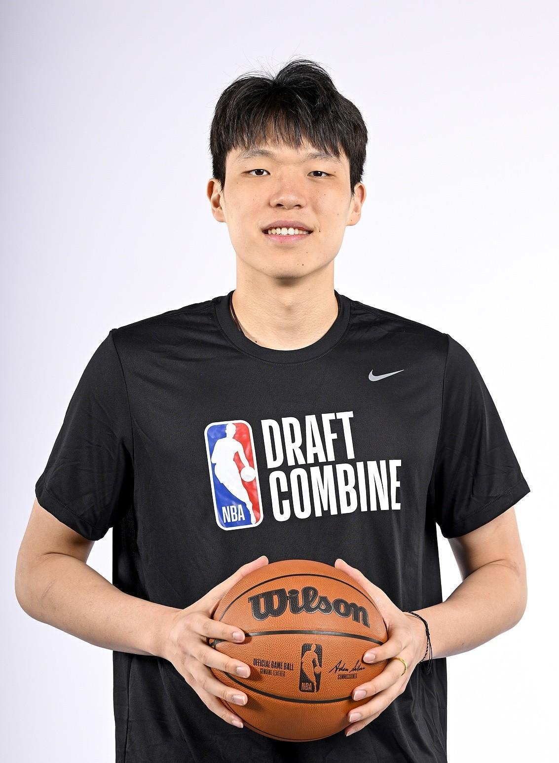 杨瀚森2K26能力值70弗拉格82高居历史新秀第二(杨瀚森最喜欢的球员是约基奇)